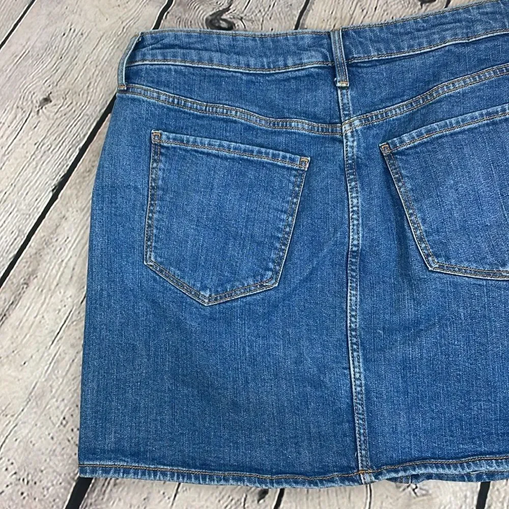 Old Navy Blue Mini Casual Denim Jean distressed skirt size 16